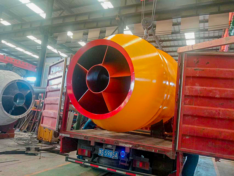 河南豫弘重工三回程烘干机设备装车发货现场